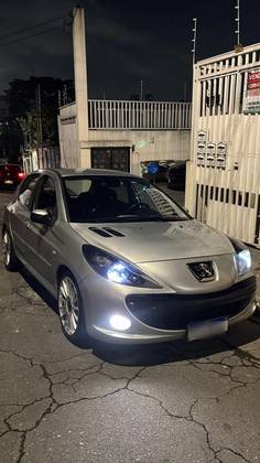 PEUGEOT 207 1.6 XS 16V FLEX 4P AUTOMÁTICO PEUGEOT 207 1.6 XS 16V FLEX 4P AUTOMÁTICO